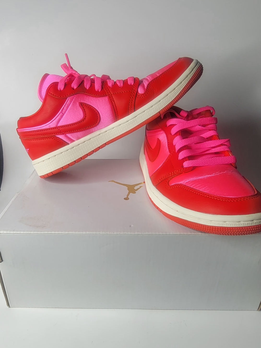 Nike Jordan Retro  Women's Low-Top Sneakers in Hot Pink & Red Size 7.5
